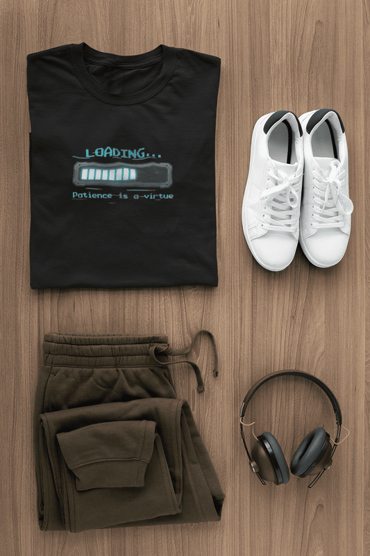 Camiseta Loading... Patience is a Virtue - Nerd Xpress